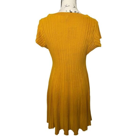 Torrid Mini Sweater Skater Dress in Golden‎ Yellow, Size 00 - Picture 4 of 6